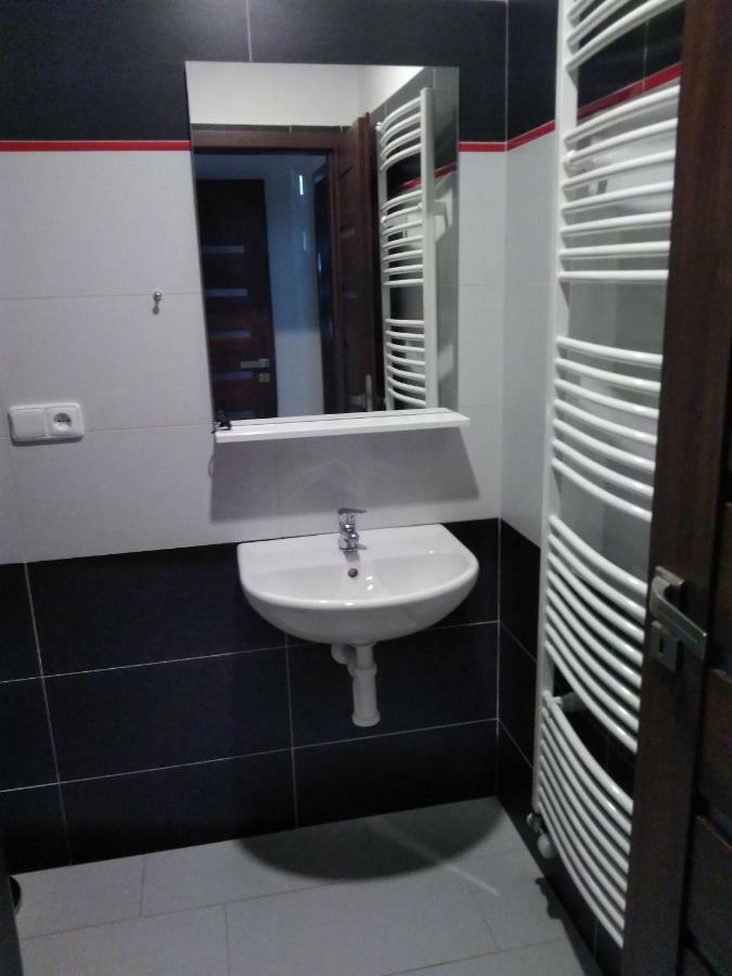 Отель Vinoteka "U Kozu" Нове-Место-над-Метуйи Экстерьер фото